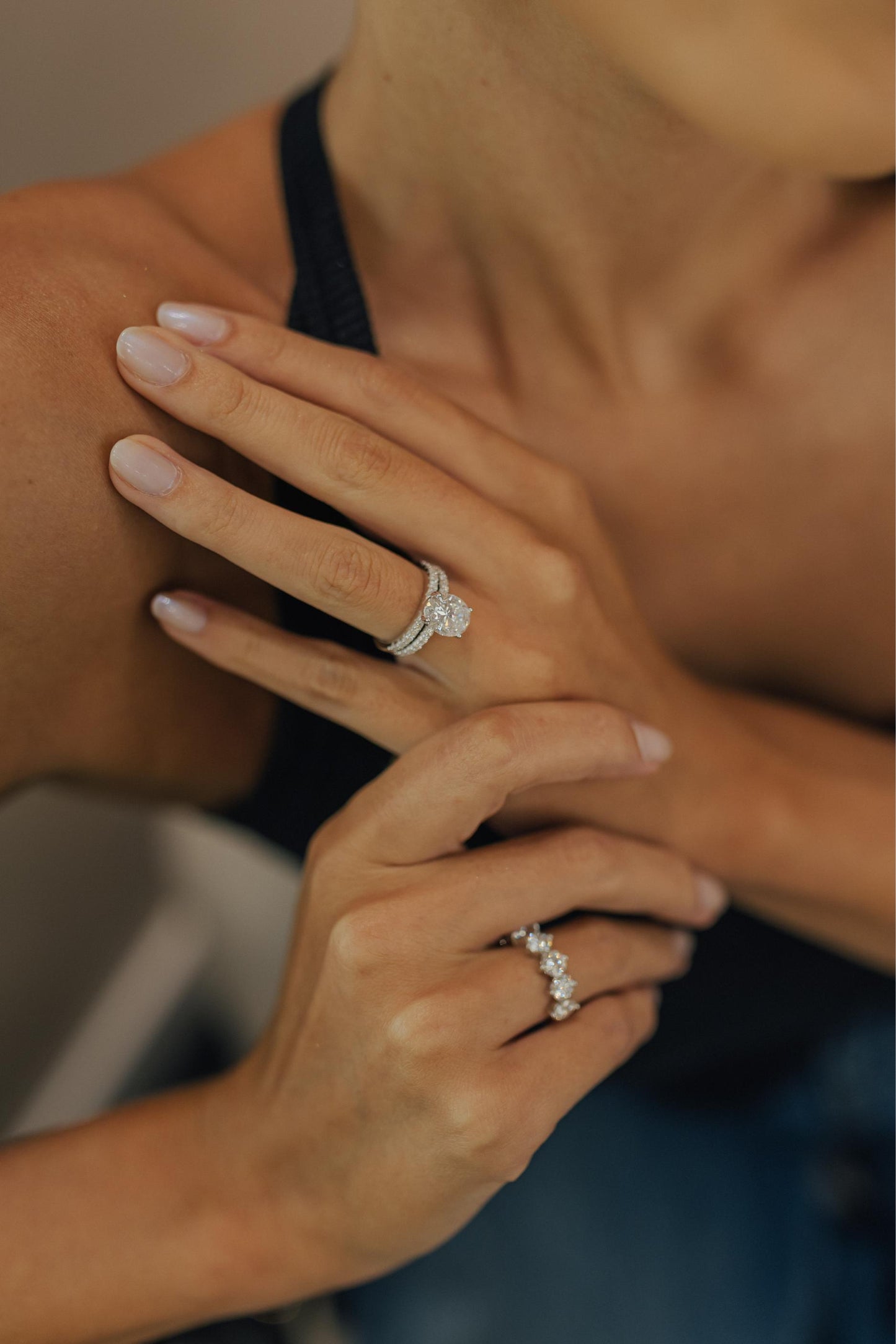 Anel Meia Aliança 6 Pontos de Luz Moissanite Prata 925 Ródio Branco