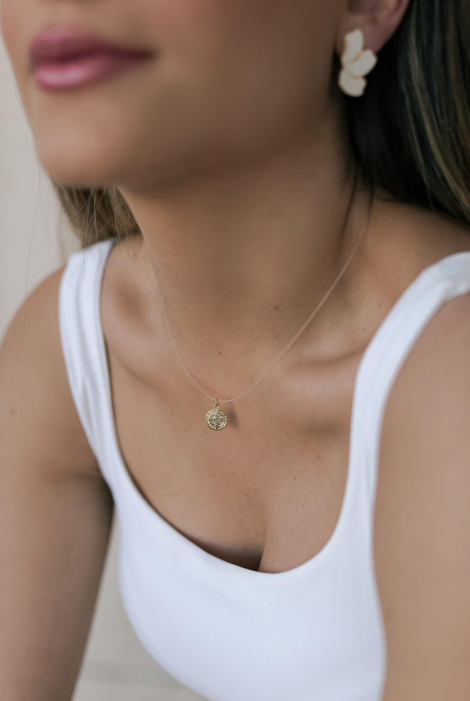 Brinco 3 Pétalas Mini Perolado Dourado