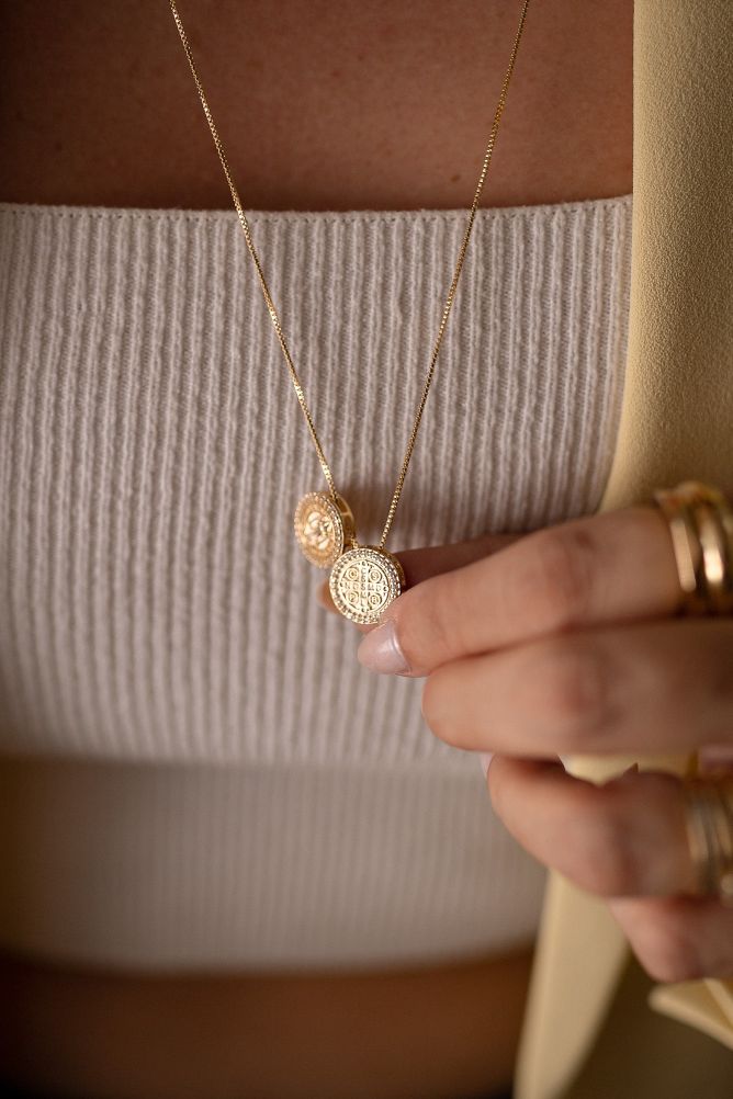 Colar Escapulário De São Bento Cravejado Articulável Dourado