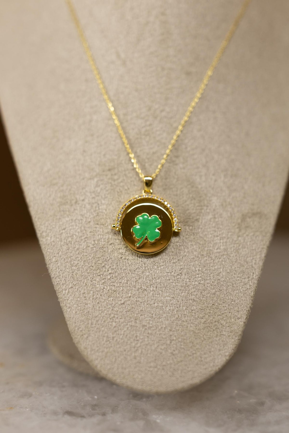 Colar Pingente Giratório Trevo Dourado