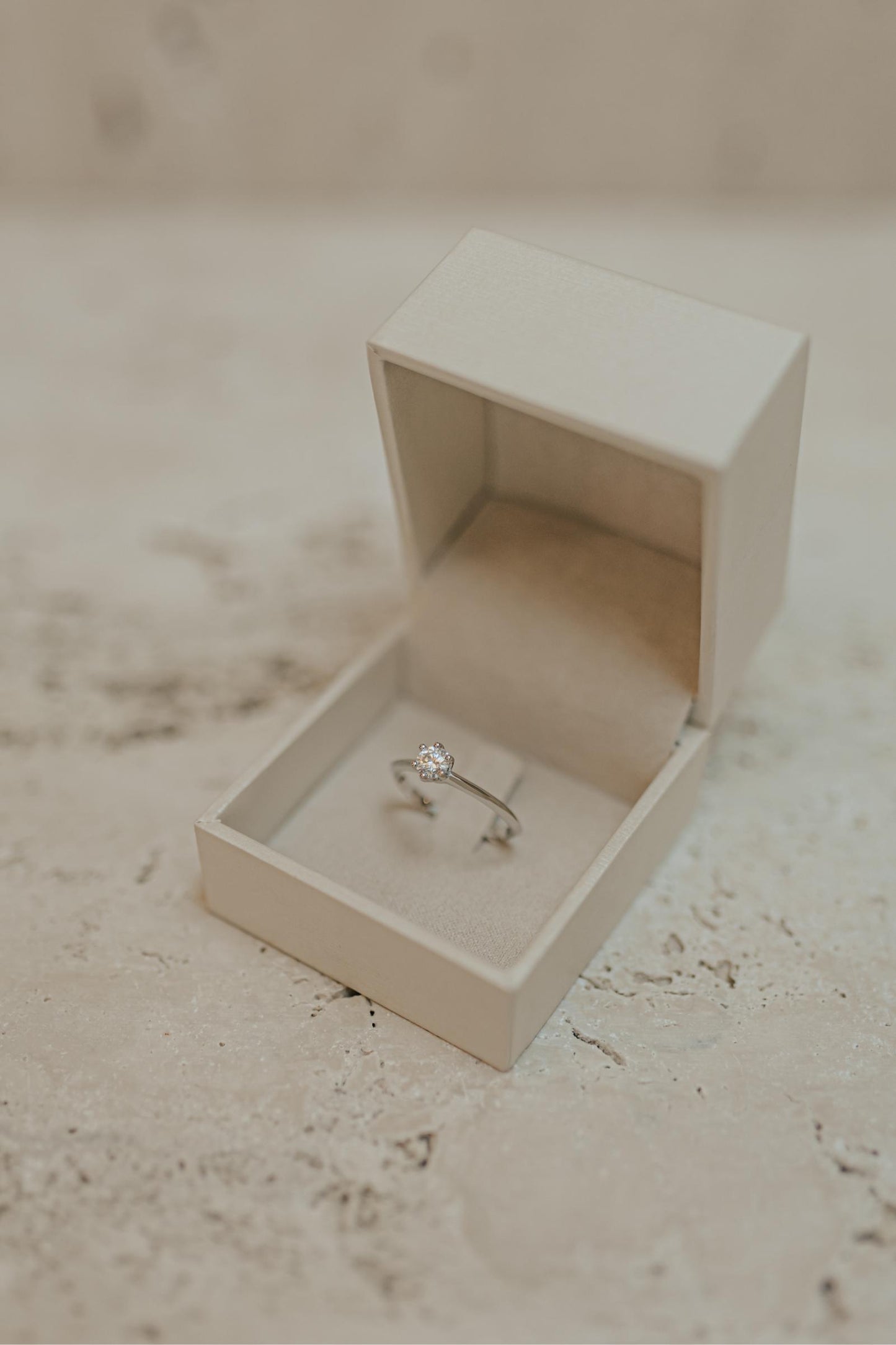 Anel Solitário Glam 5mm Moissanite Prata 925 Ródio Branco