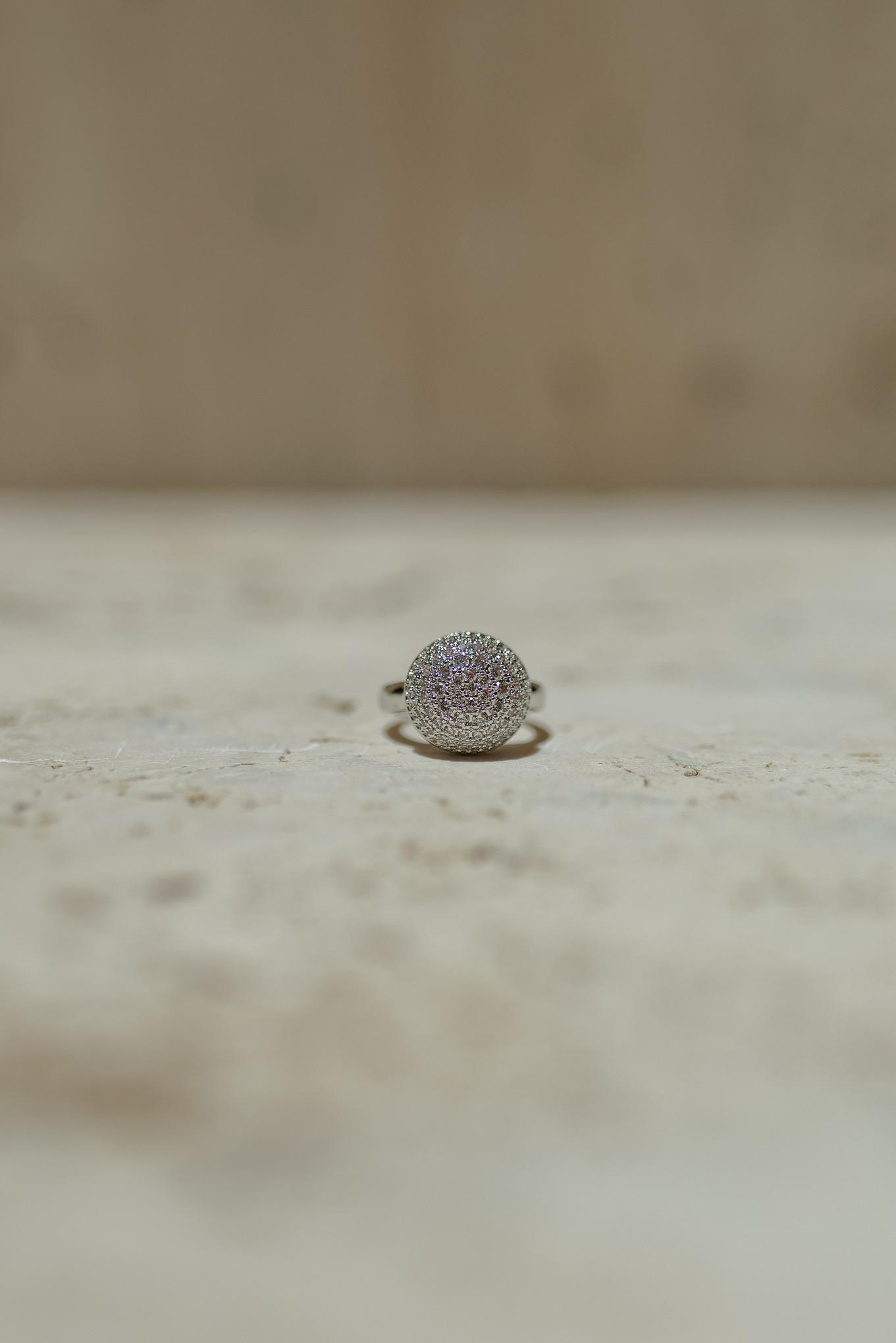 Anel Meia Esfera Cravejada