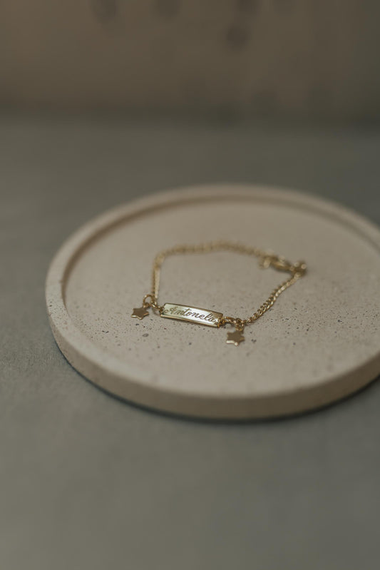 Pulseira Infantil Personalizada com Nome e Estrelas Dourada