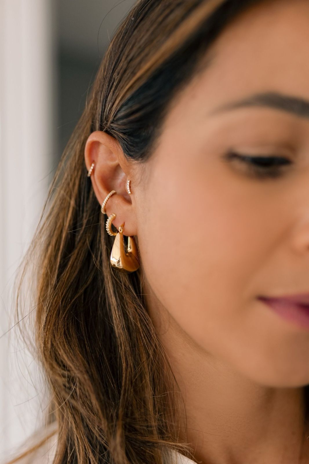 Brinco Argola Cravejada M Dourado