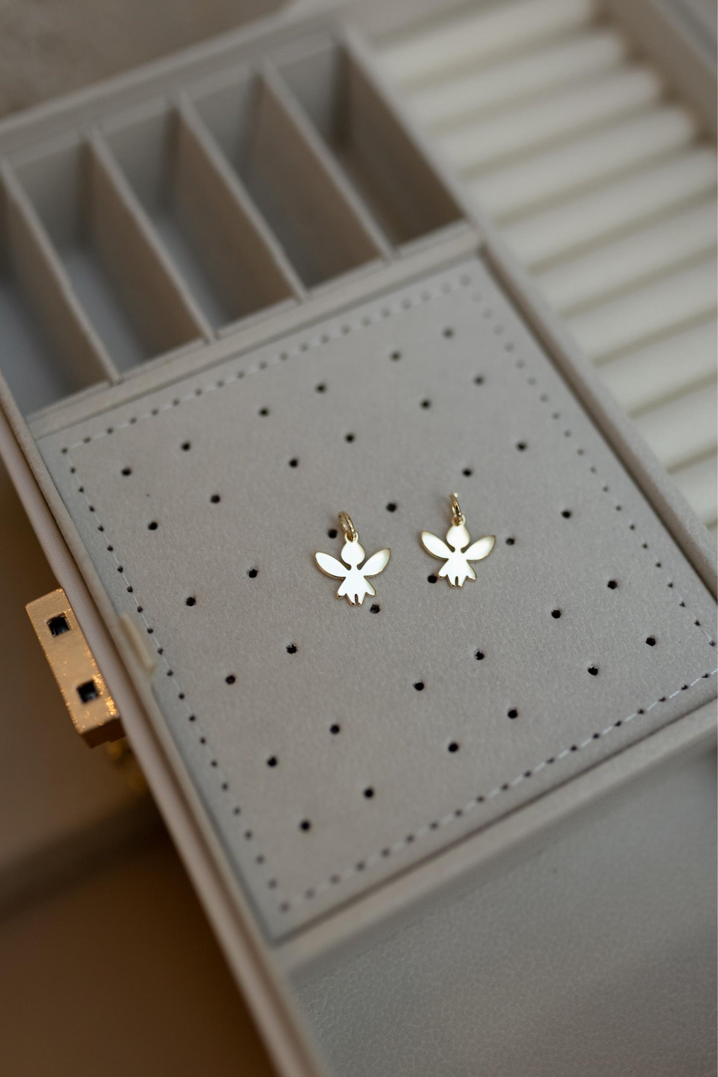 Pingente Infantil Fadinha Dourado