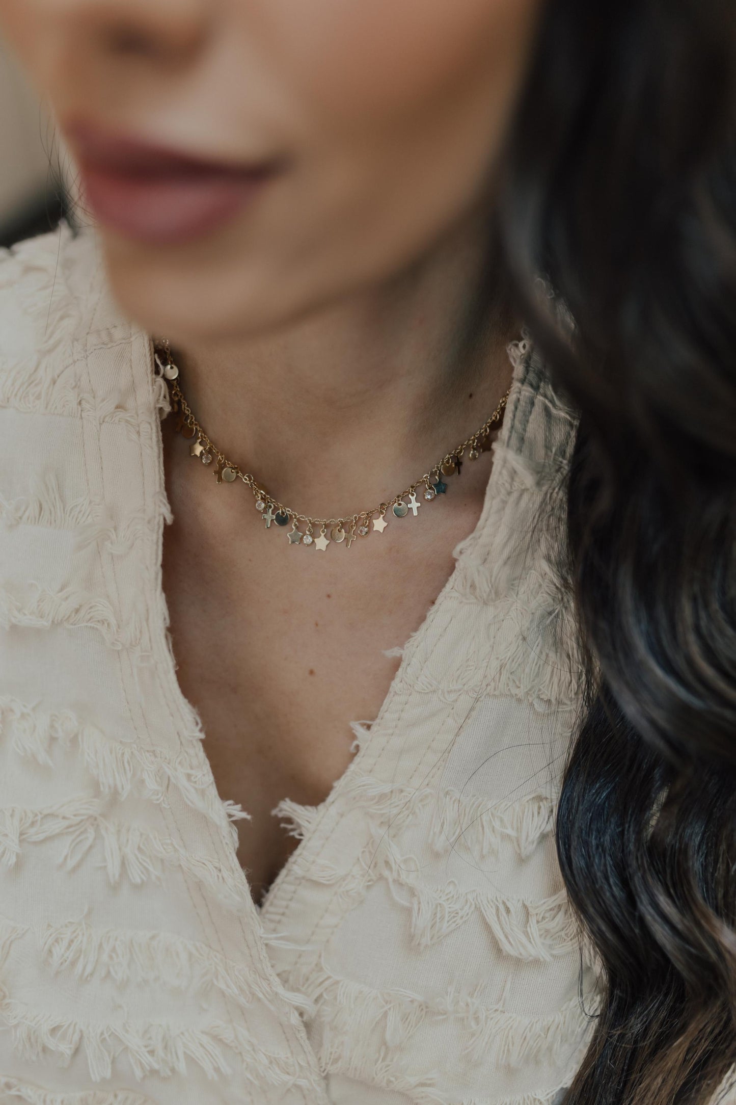 Colar Choker Charms Dourado