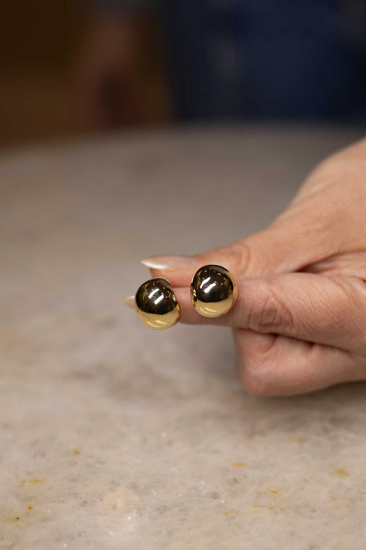Brinco Meia Argola Bold Liso Dourado