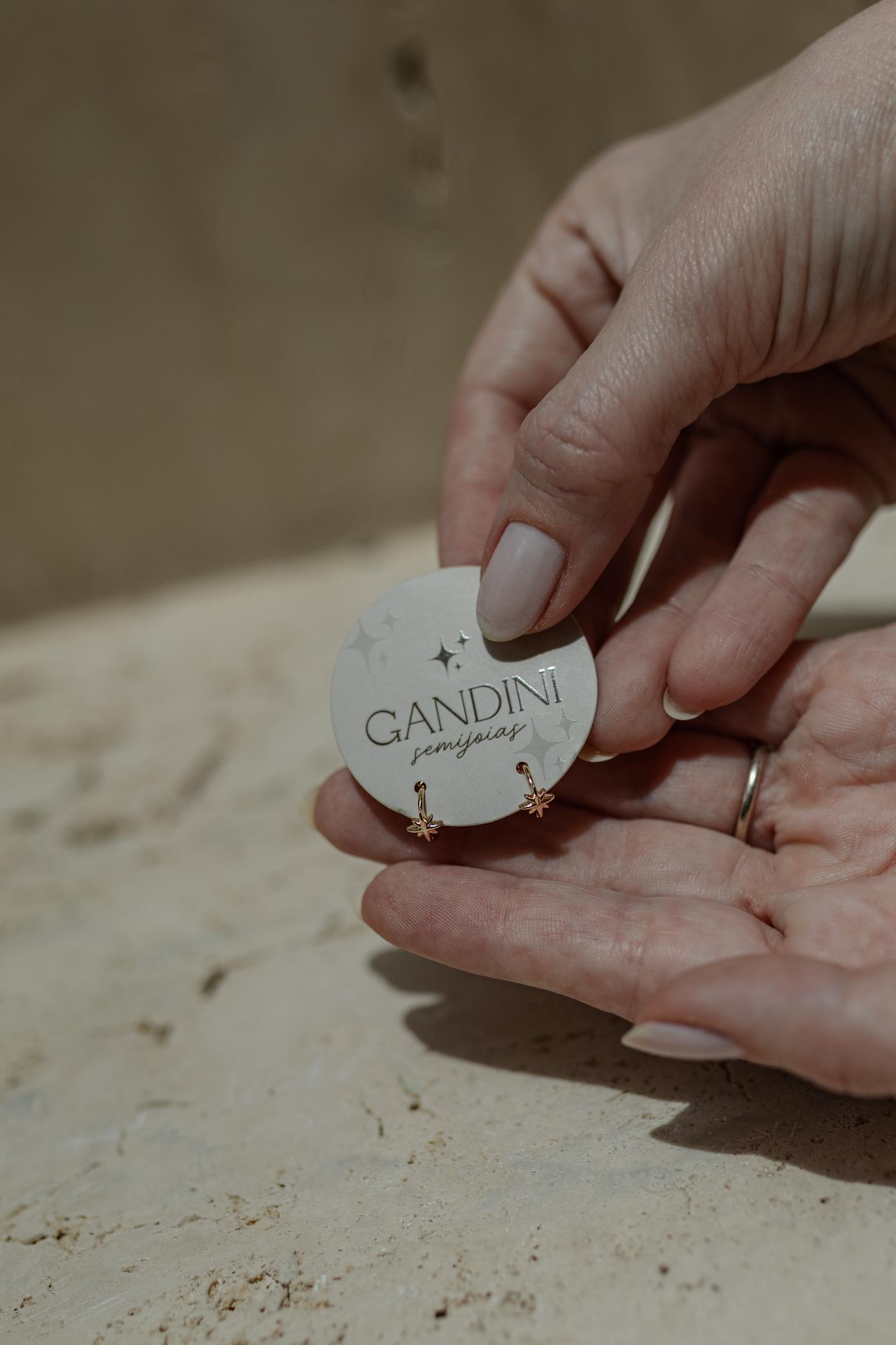 Brinco Mini Argola Star Dourado