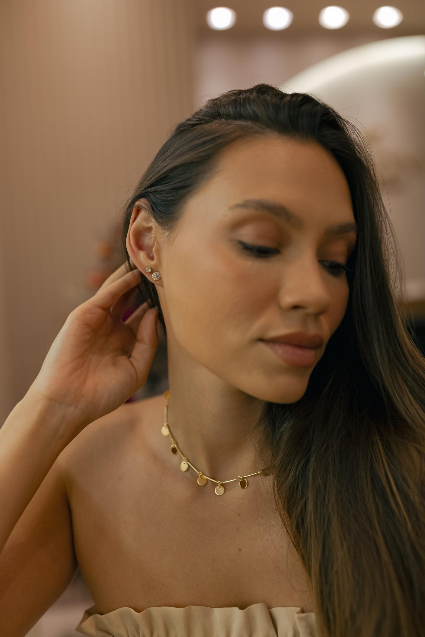Colar Choker de Canutilhos com Medalhas Dourado