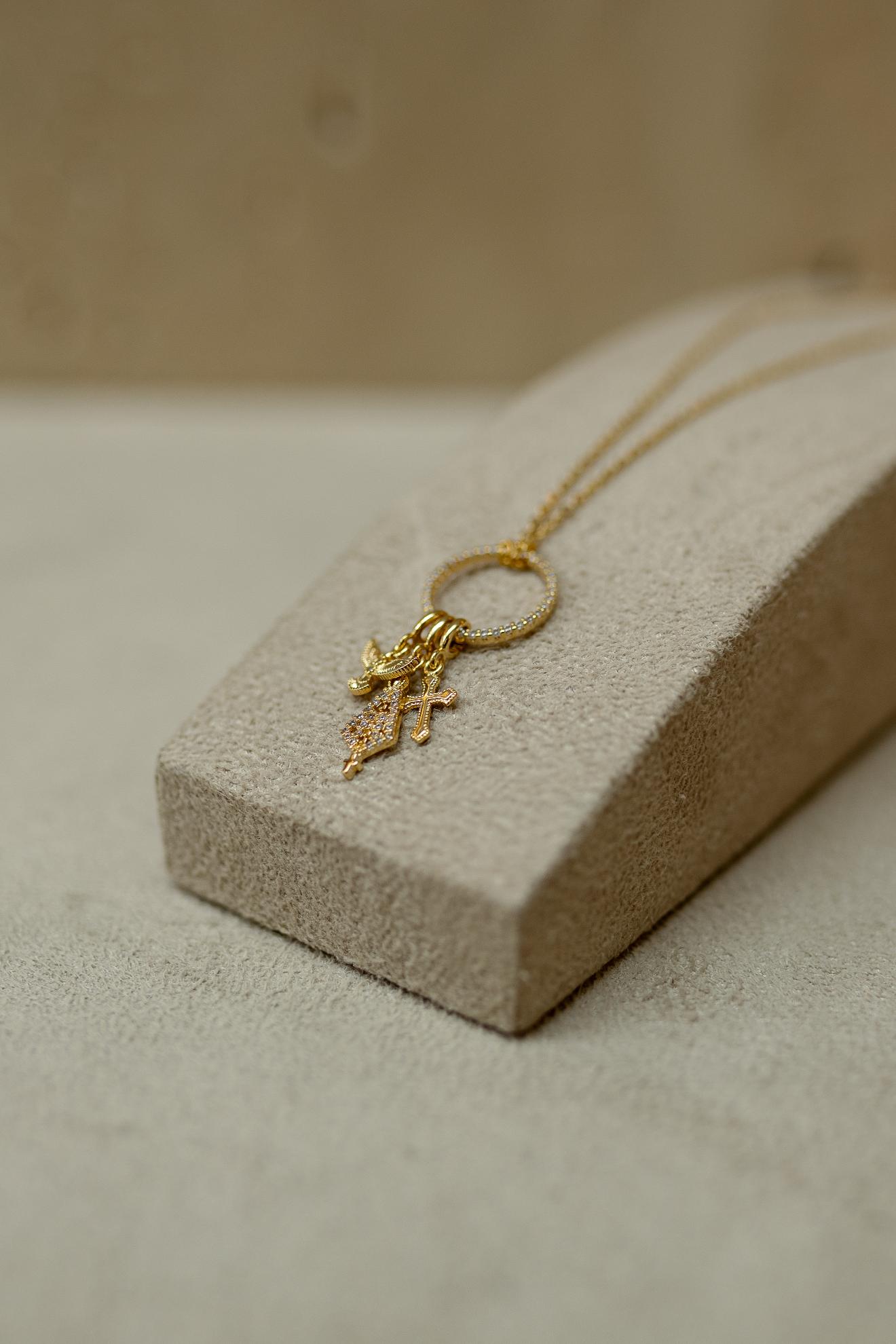 Colar Patuá Religioso Dourado