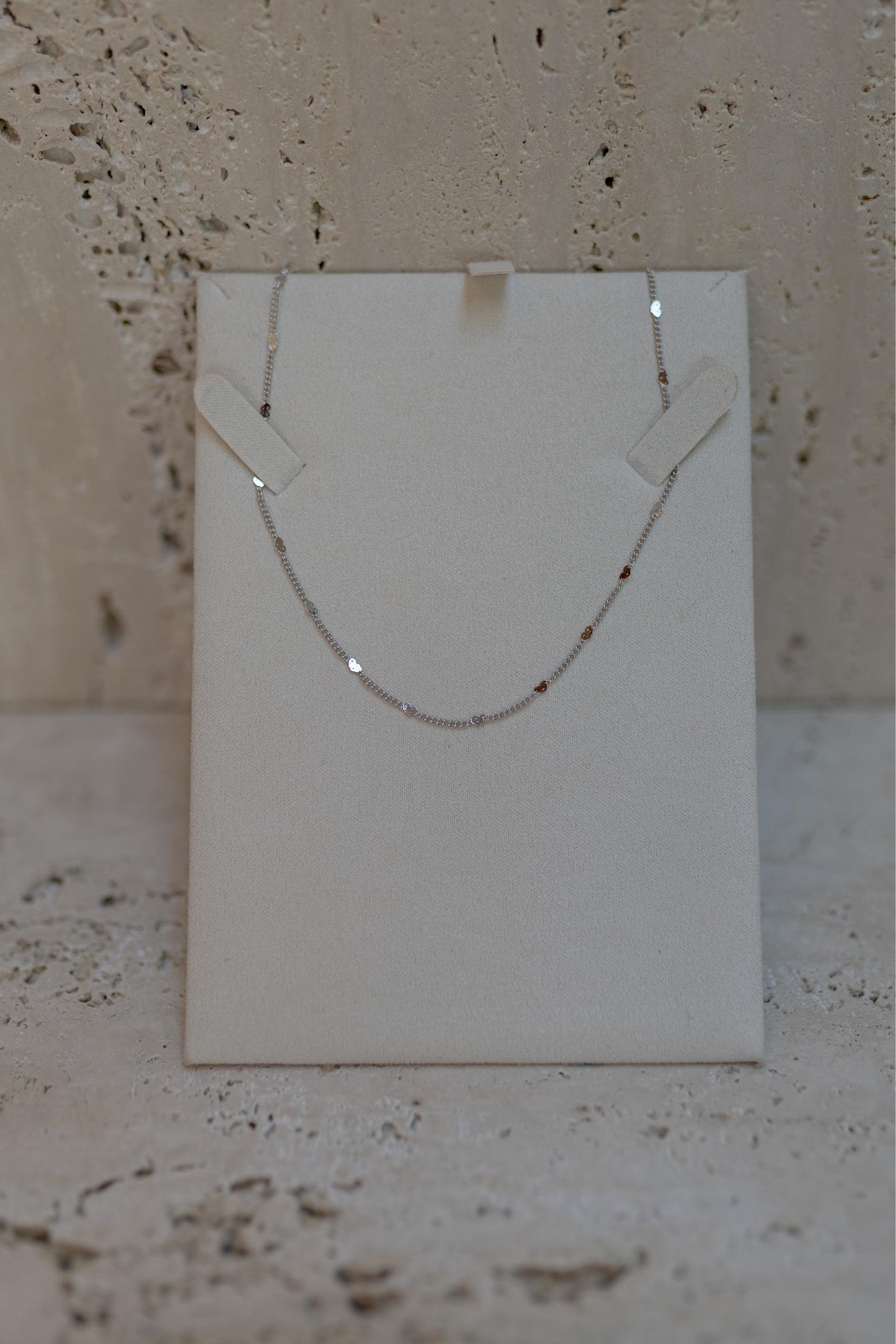 Colar Choker Mini Corações Lisos Ródio Branco