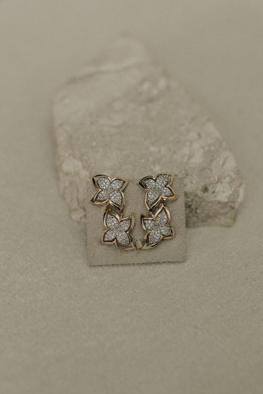 Brinco Ear Cuff Camélia Mix de Banhos