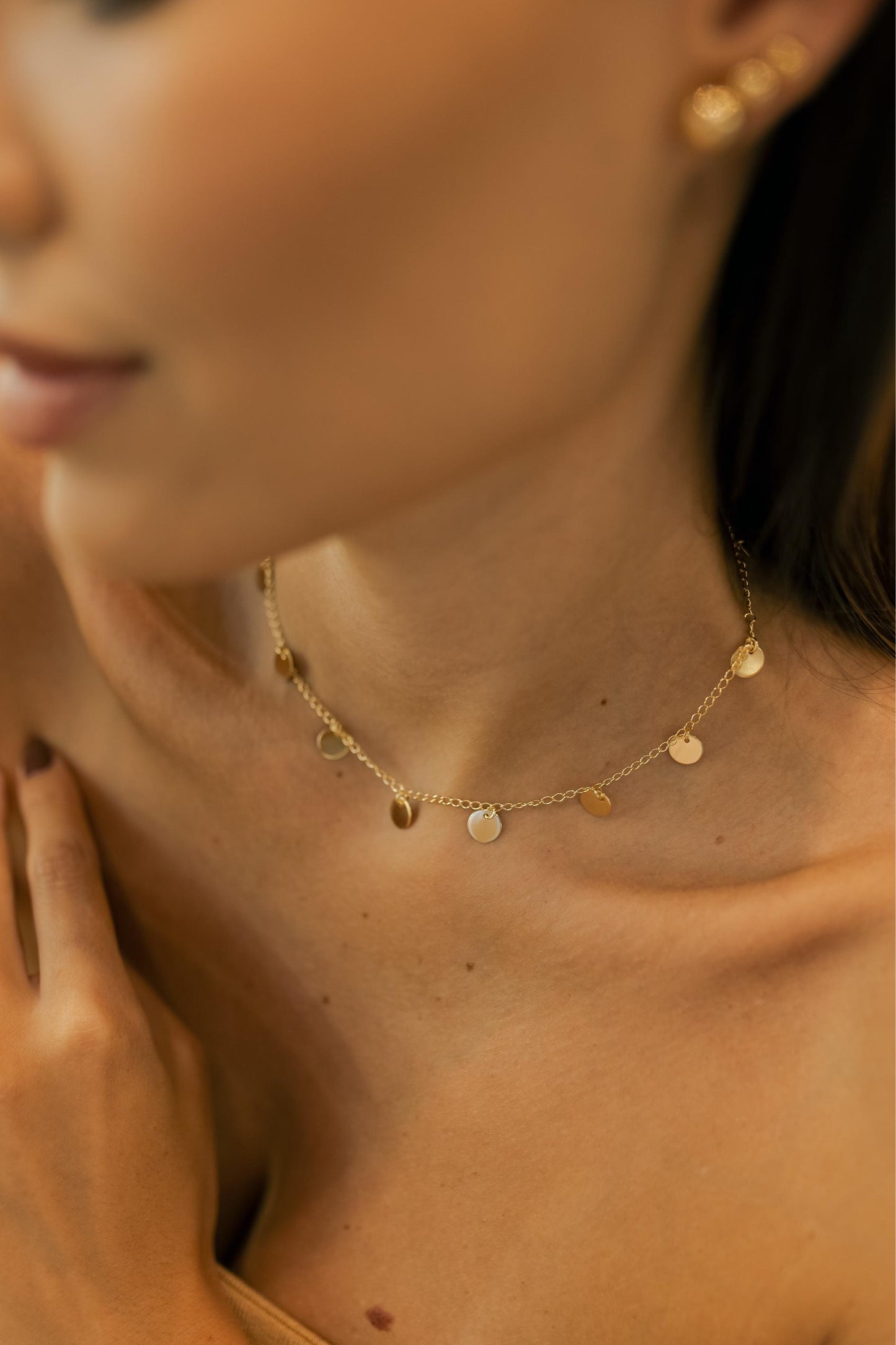 Colar Choker de Medalhas Dourado