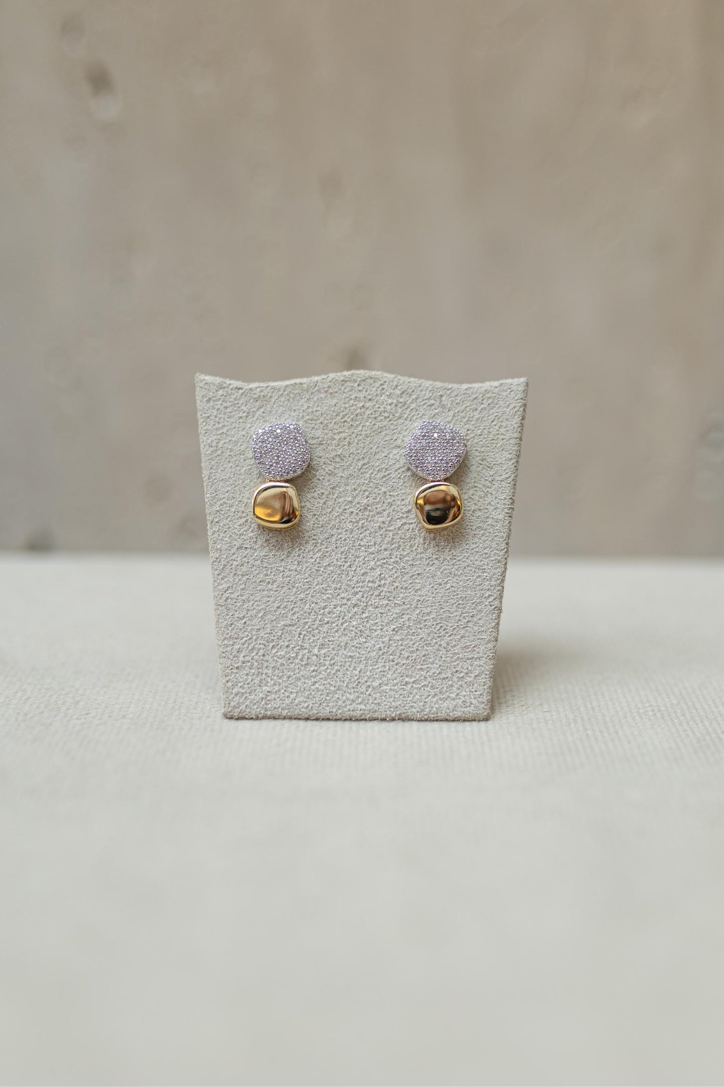 Brinco Orgânico Liso e Cravejado Mix de Banhos