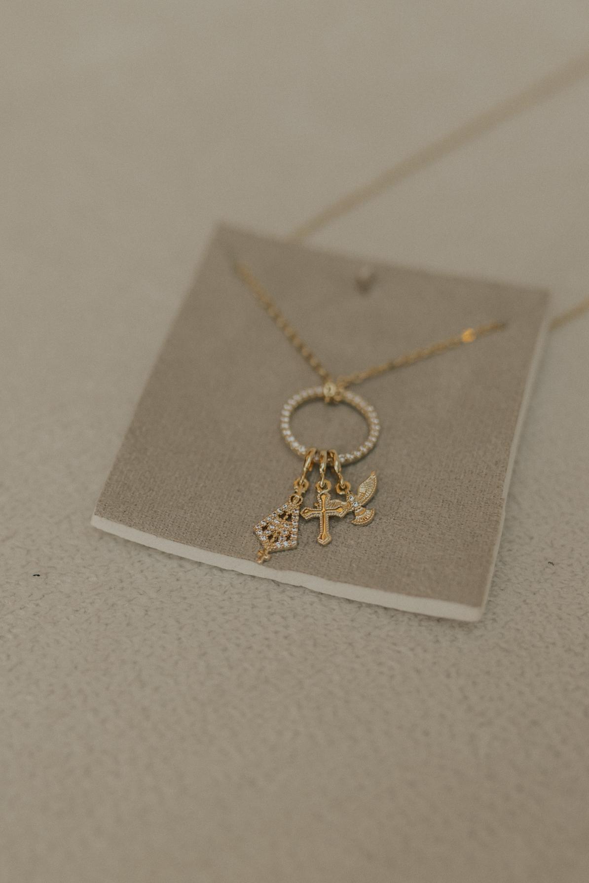 Colar Patuá Religioso Dourado