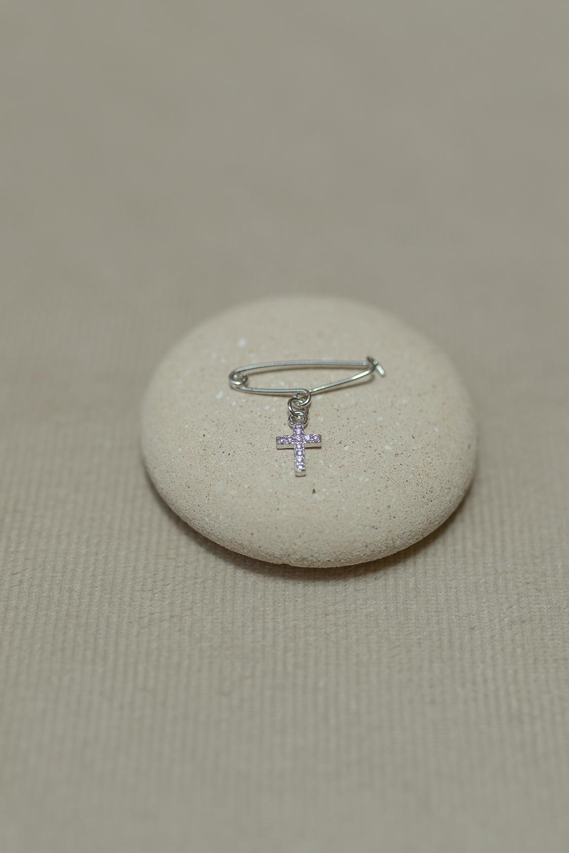 Alfinete Batizado Cruz Cravejada Ródio Branco