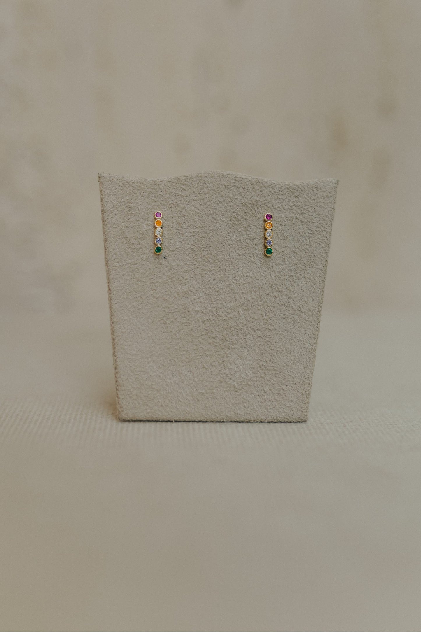 Brinco Palito Confete Rainbow Ouro