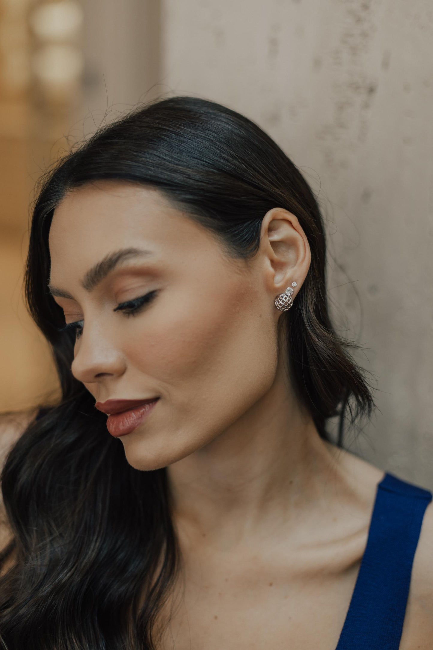 Brinco Meia Esfera Filigrana Ródio Branco