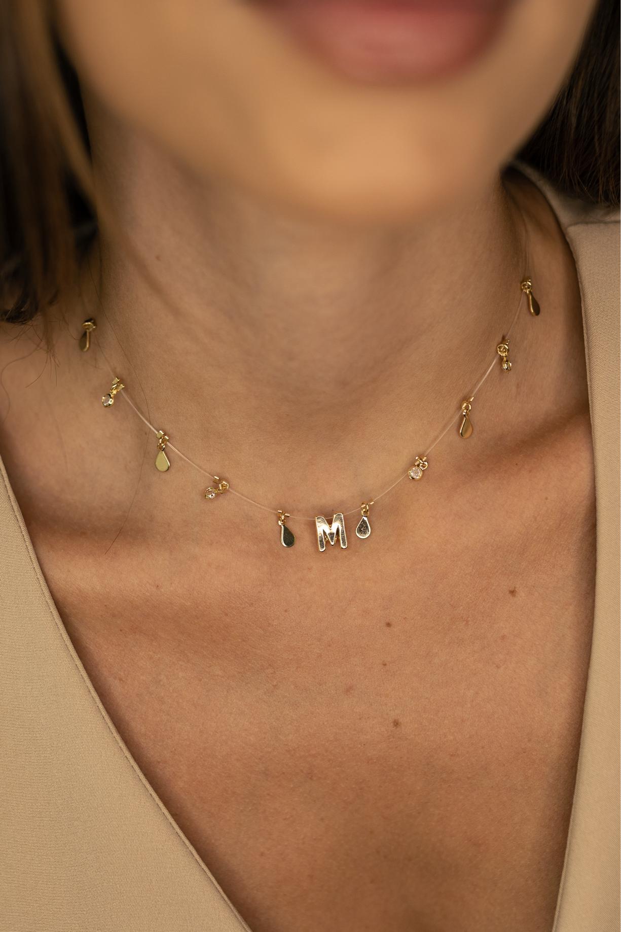 Colar Choker Nylon Letra Plaquinhas Dourado