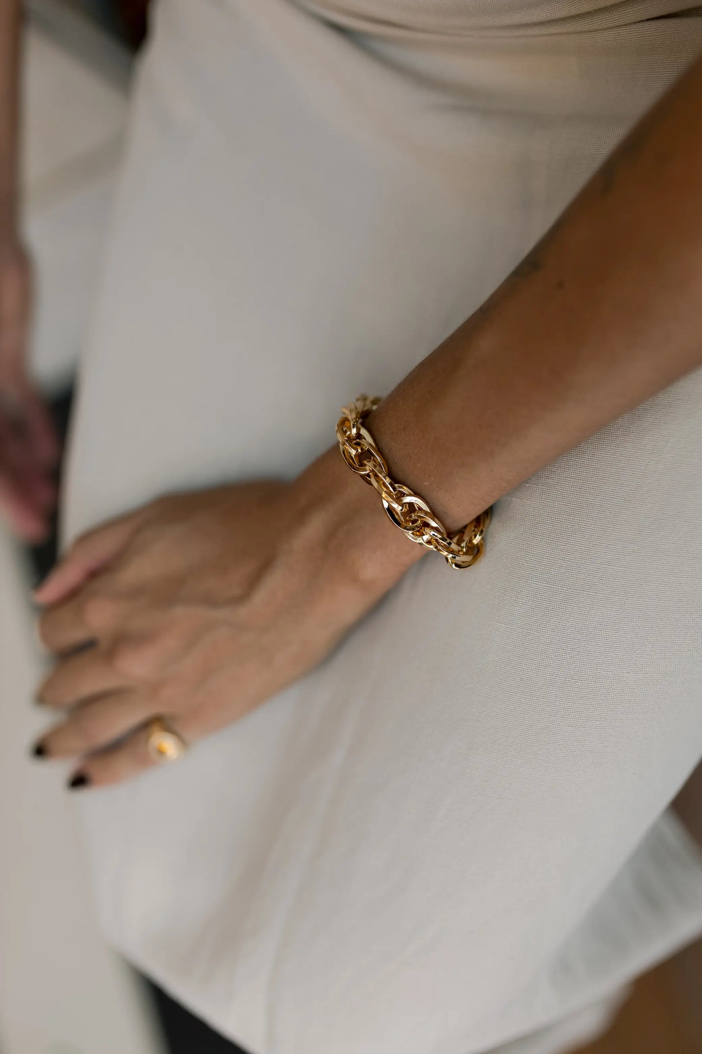 Pulseira de Elos Trançados Dourado