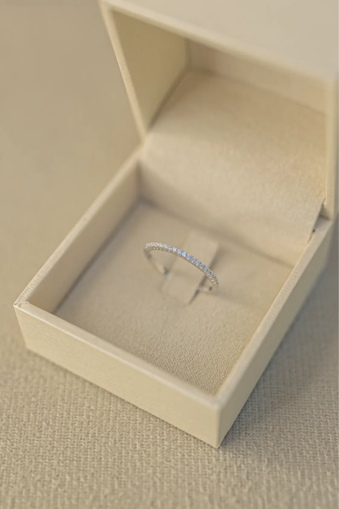 Anel Aparador Meia Aliança Prata 925 Ródio Branco