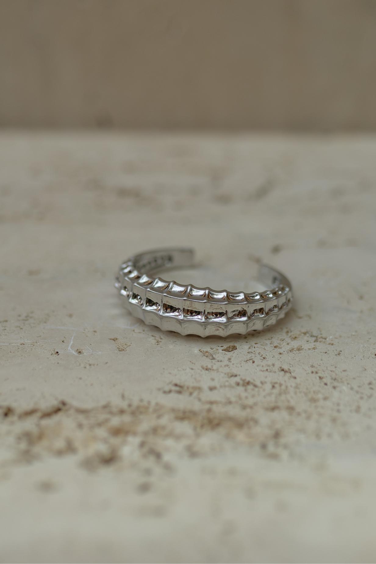 Bracelete Aberto Texturizado Ródio Branco