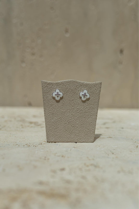 Brinco Trevo Branco Ródio Branco