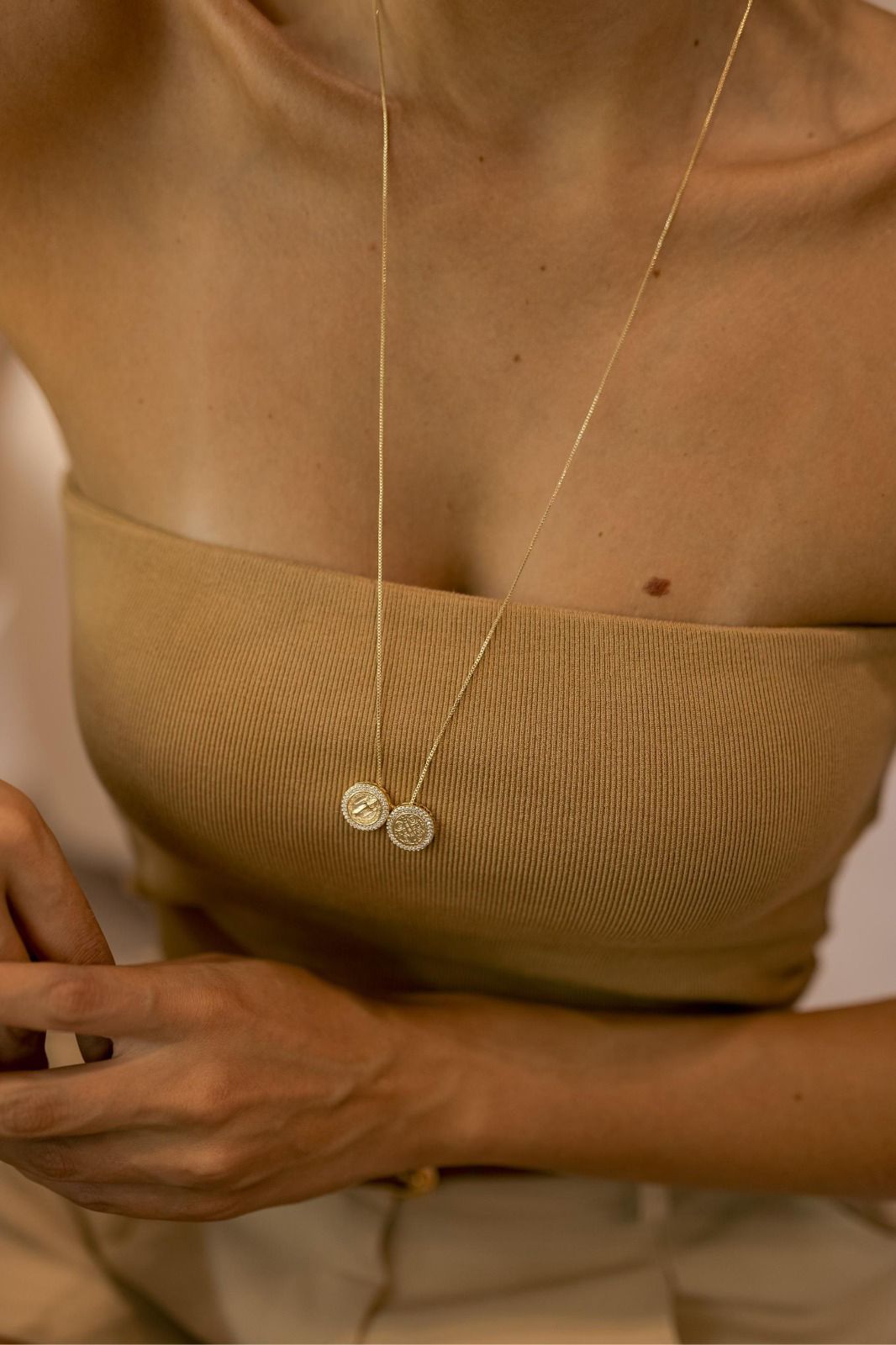 Colar Escapulário De São Bento Cravejado Articulável Dourado