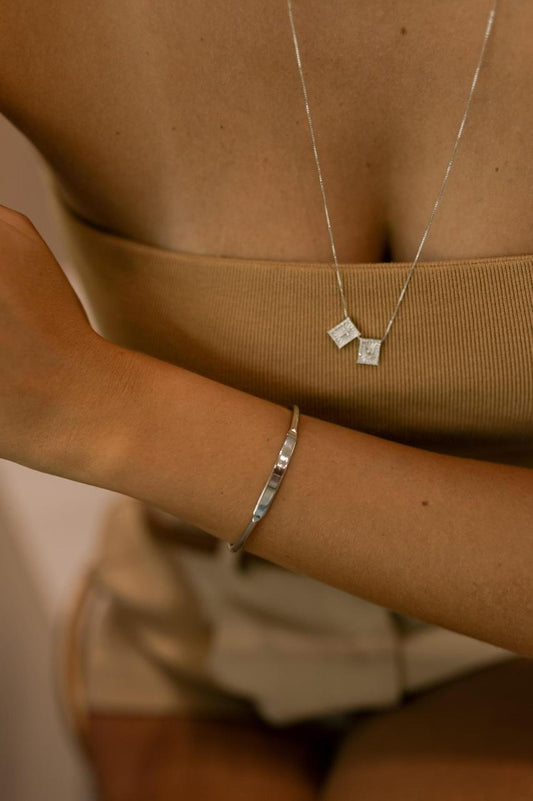 Colar Escapulário Mini Espírito Santo Ródio Branco