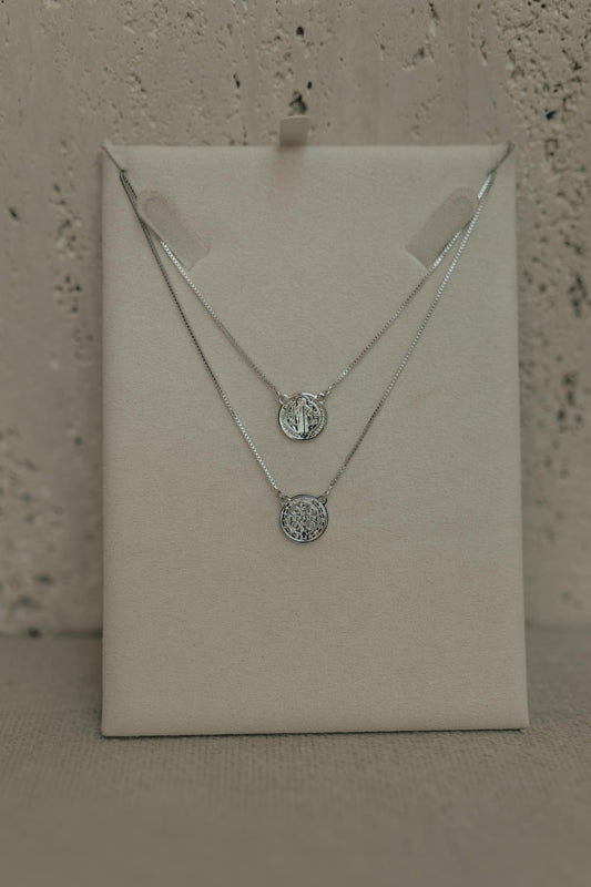 Colar Escapulário São Bento Ródio Branco