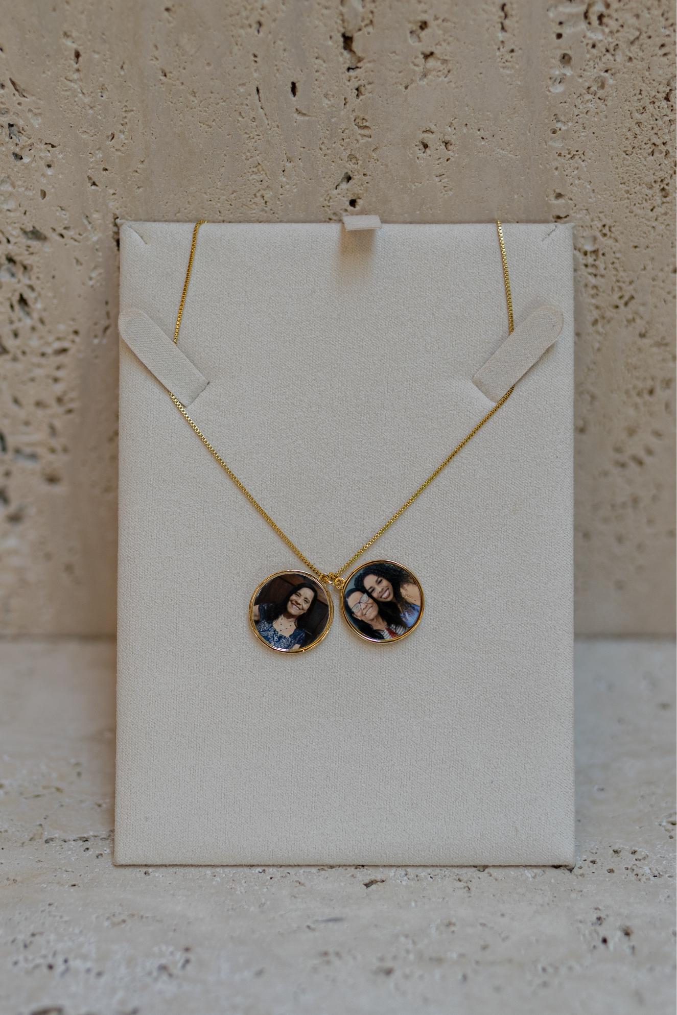 Colar Relicário Afeto Dourado