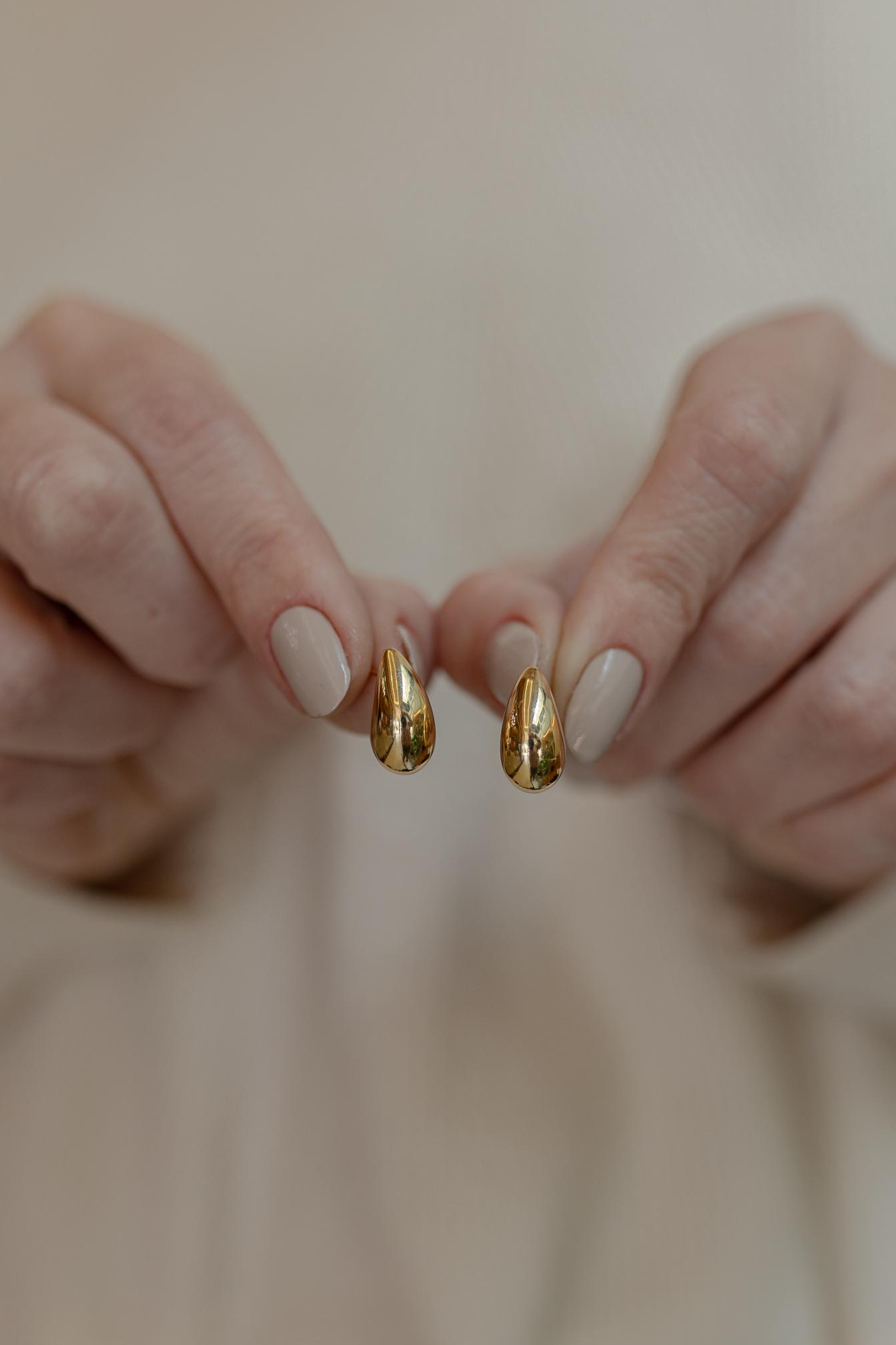 Brinco Gota Oca Mini Dourado