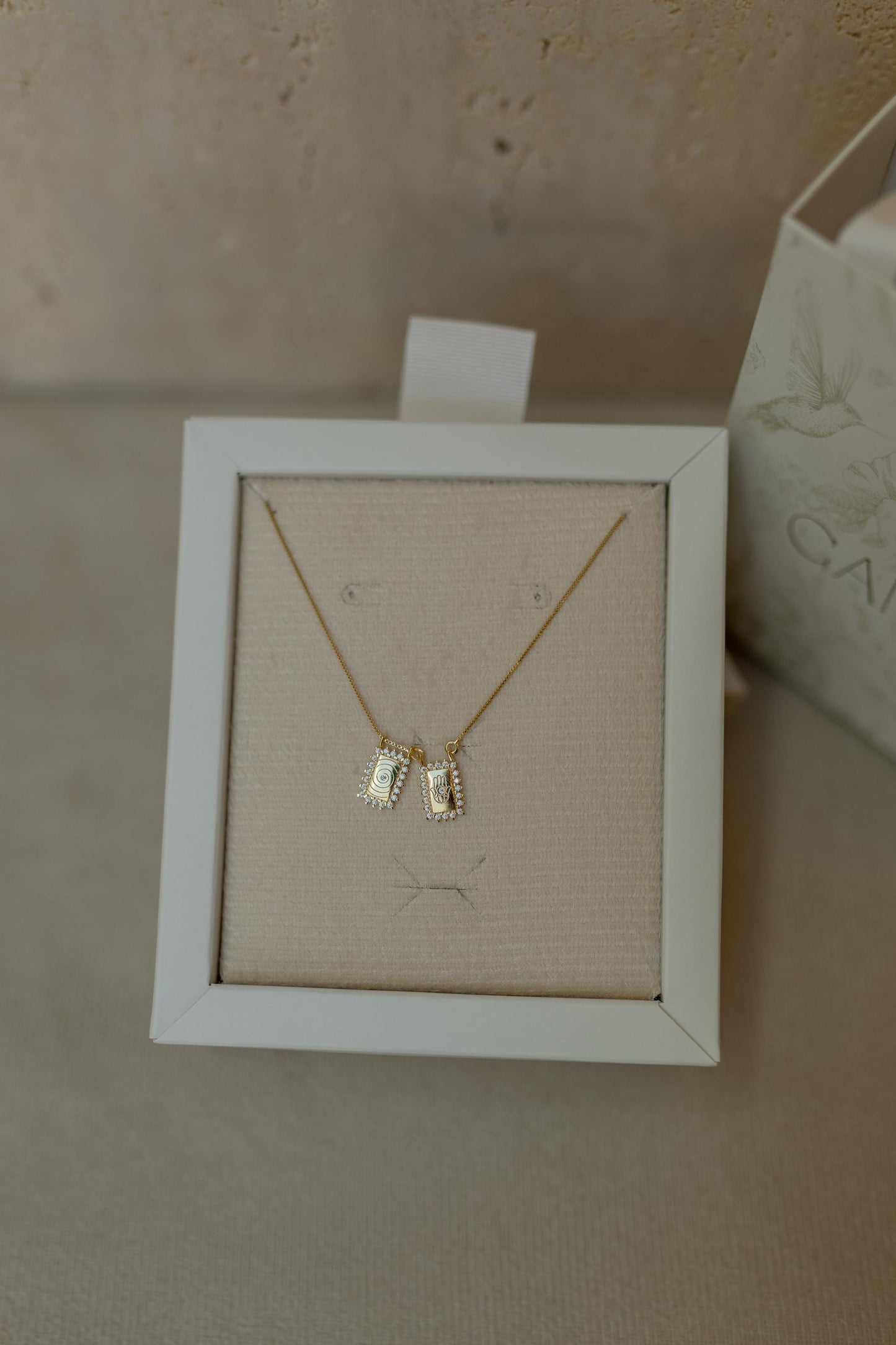 Colar Escapulário Mão de Hamsá Dourado