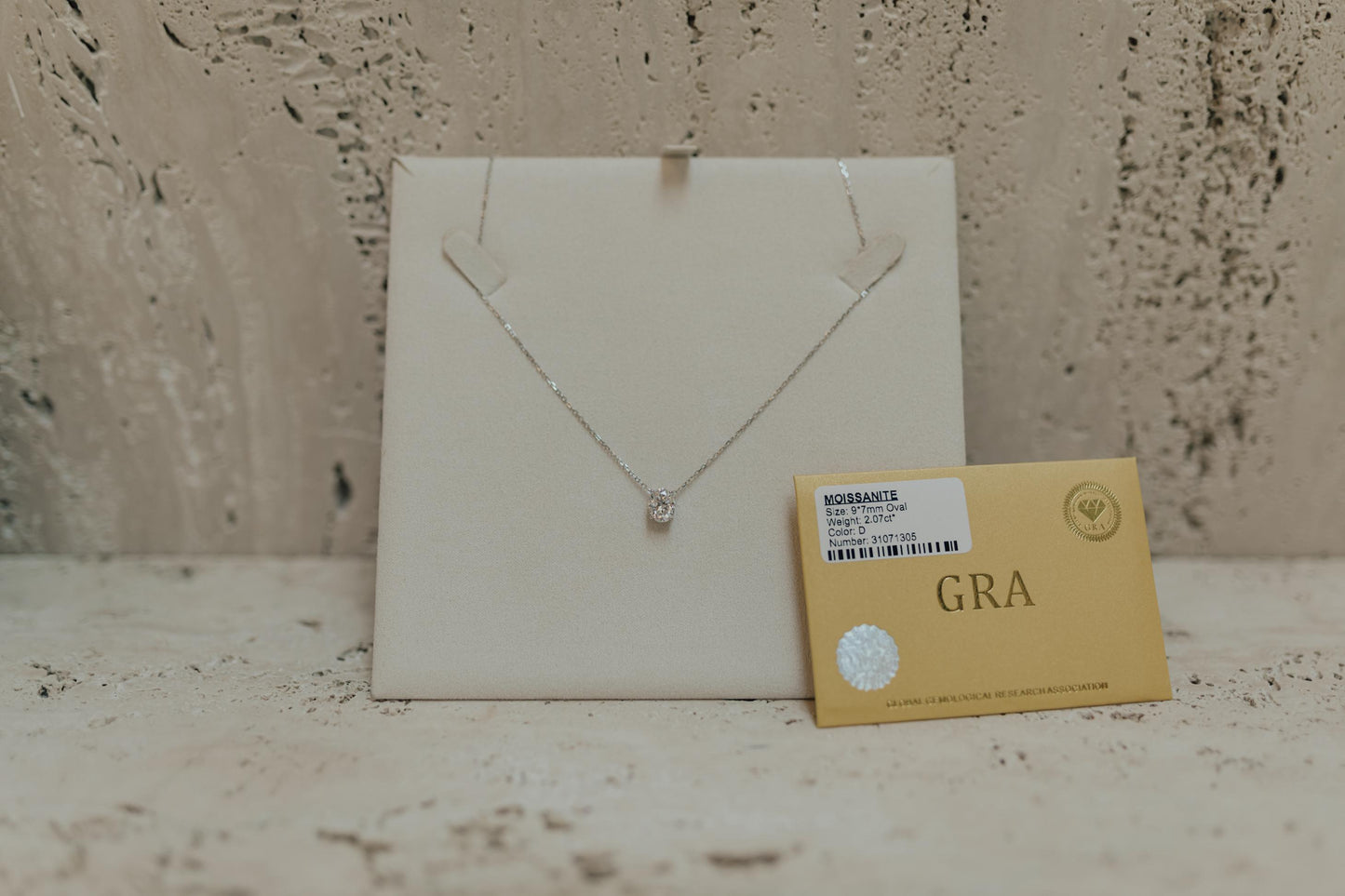 Colar Oval Base Cravejada Moissanite Prata 925 Ródio Branco