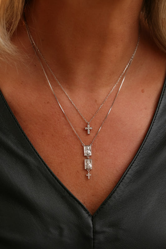 Colar 2 Medalhas Tradicional Cruz Moissanite Prata 925 Ródio Branco