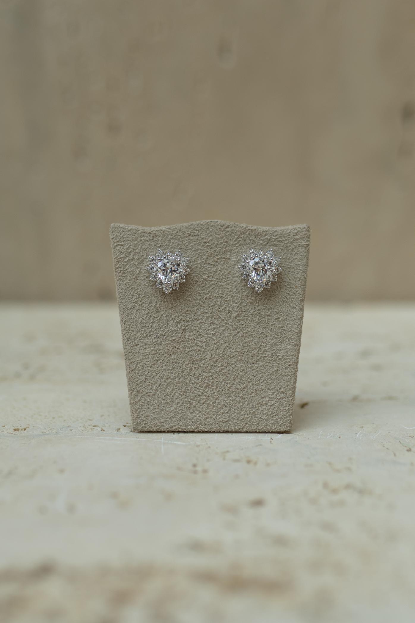 Brinco Coração Bordas Zircônias Cristal Prata 925 Ródio Branco