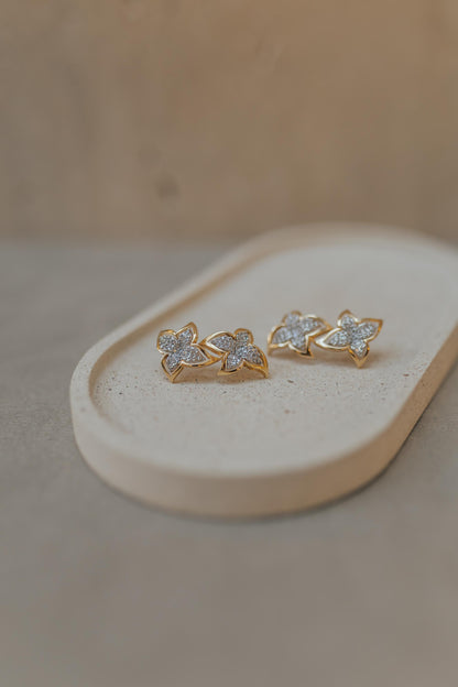 Brinco Ear Cuff Camélia Mix de Banhos