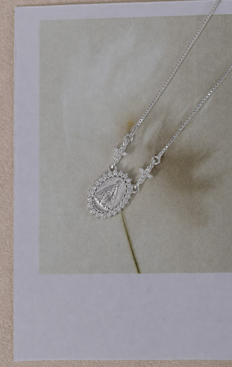 Colar Nossa Senhora das Aparecida Cruz Cravejado Ródio Branco