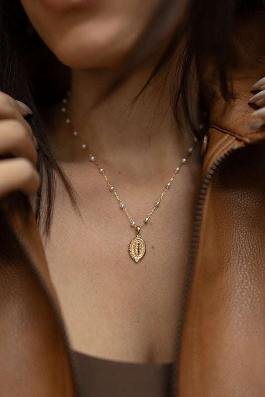 Colar Mini Pérolas Nossa Senhora das Graças Dourado