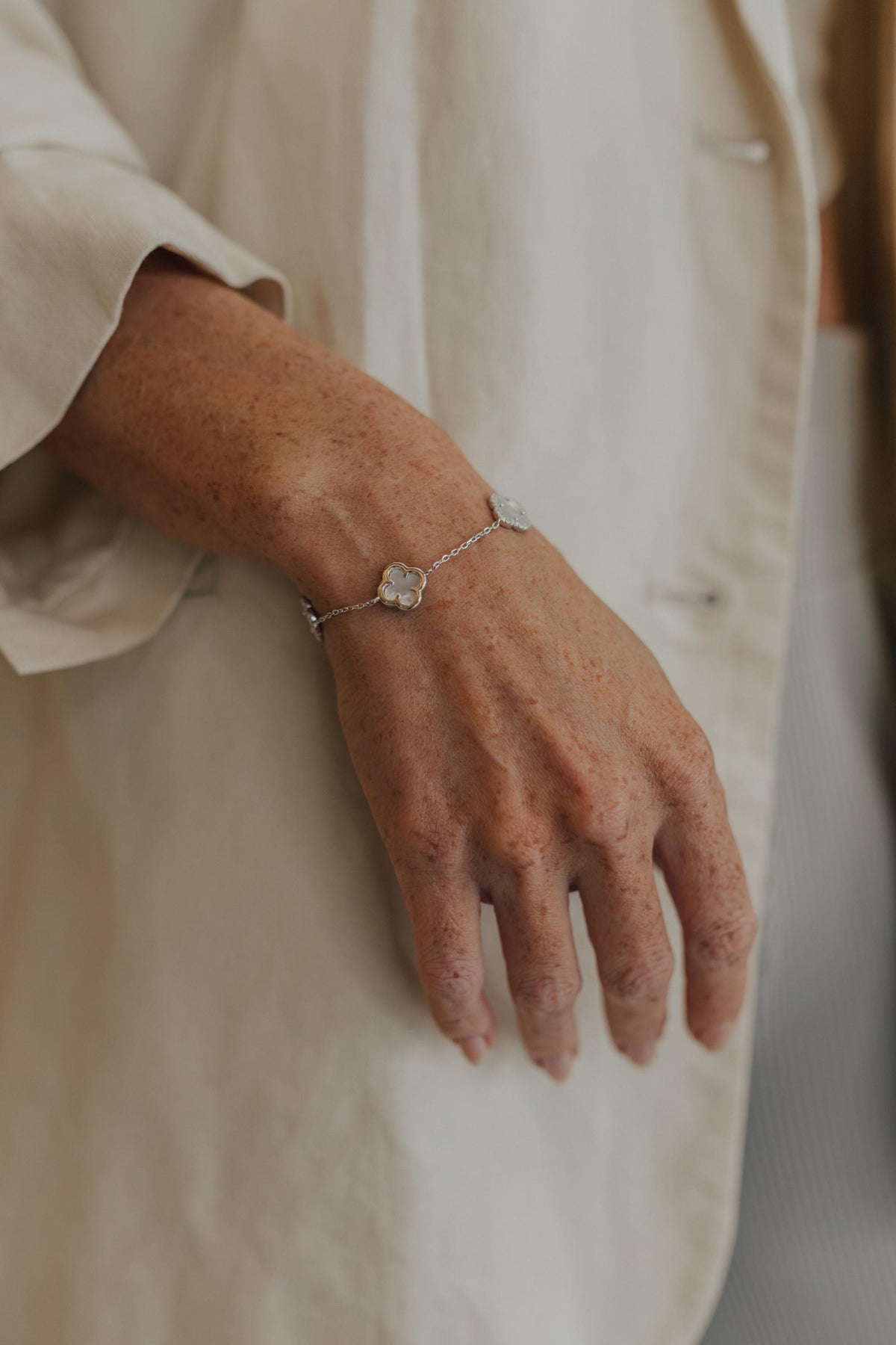 Pulseira Inspo Trevos Madrepérola Prata 925 Ródio Branco