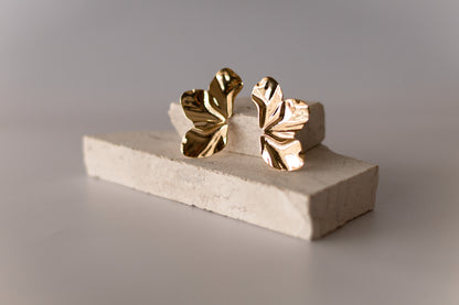 Brinco 3 Pétalas Dourado