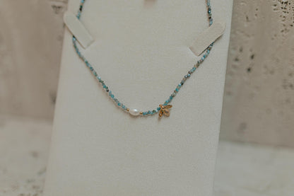 Choker Bee Apatita Pérola de Água Doce Dourado