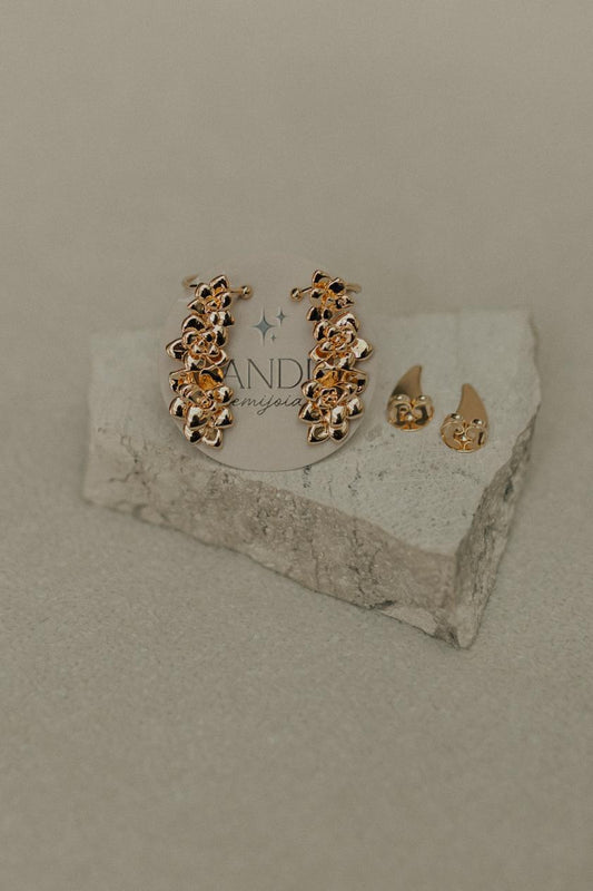 Brinco Ear cuff 3 Flores Dourado