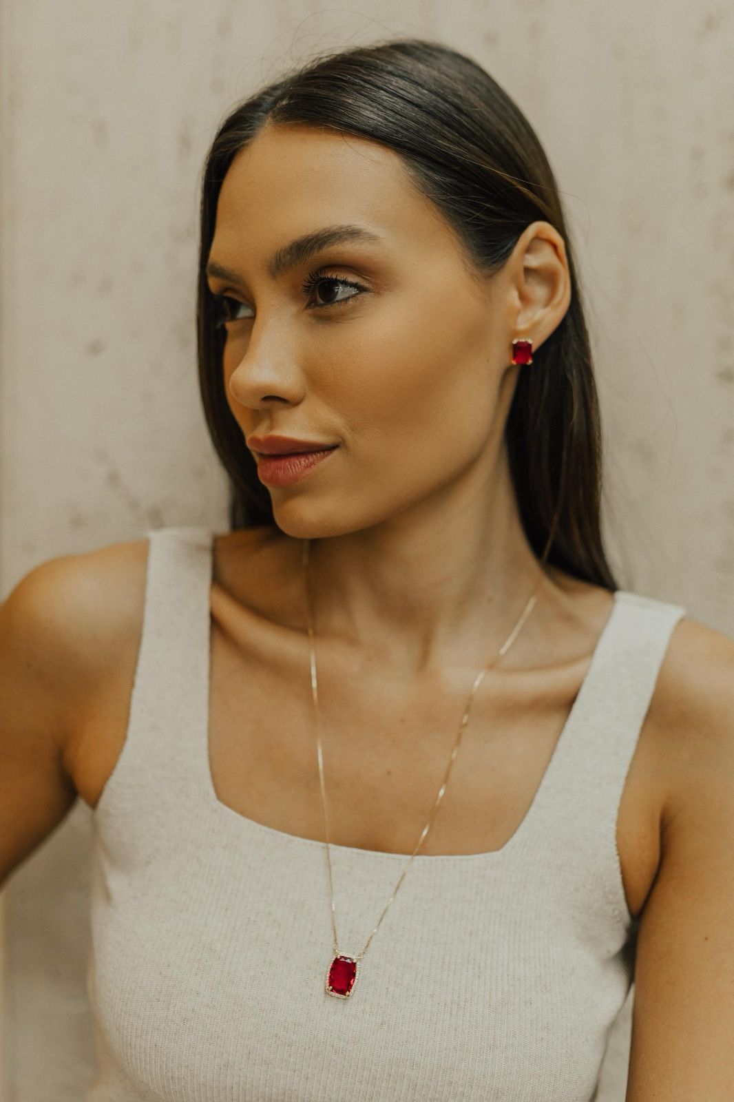 Colar Escapulário Madrepérola Rubi Dourado