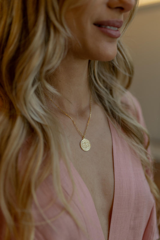 Colar Medalha de São Bento Dourado