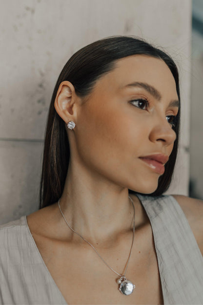 Colar Relicário Redondo Liso Ródio Branco