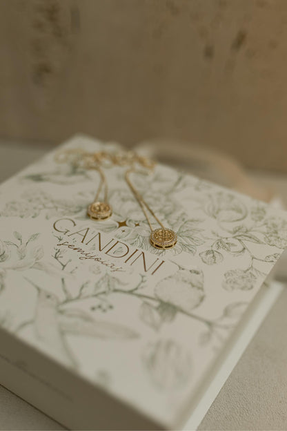 Colar Escapulário De São Bento Cravejado Articulável Dourado