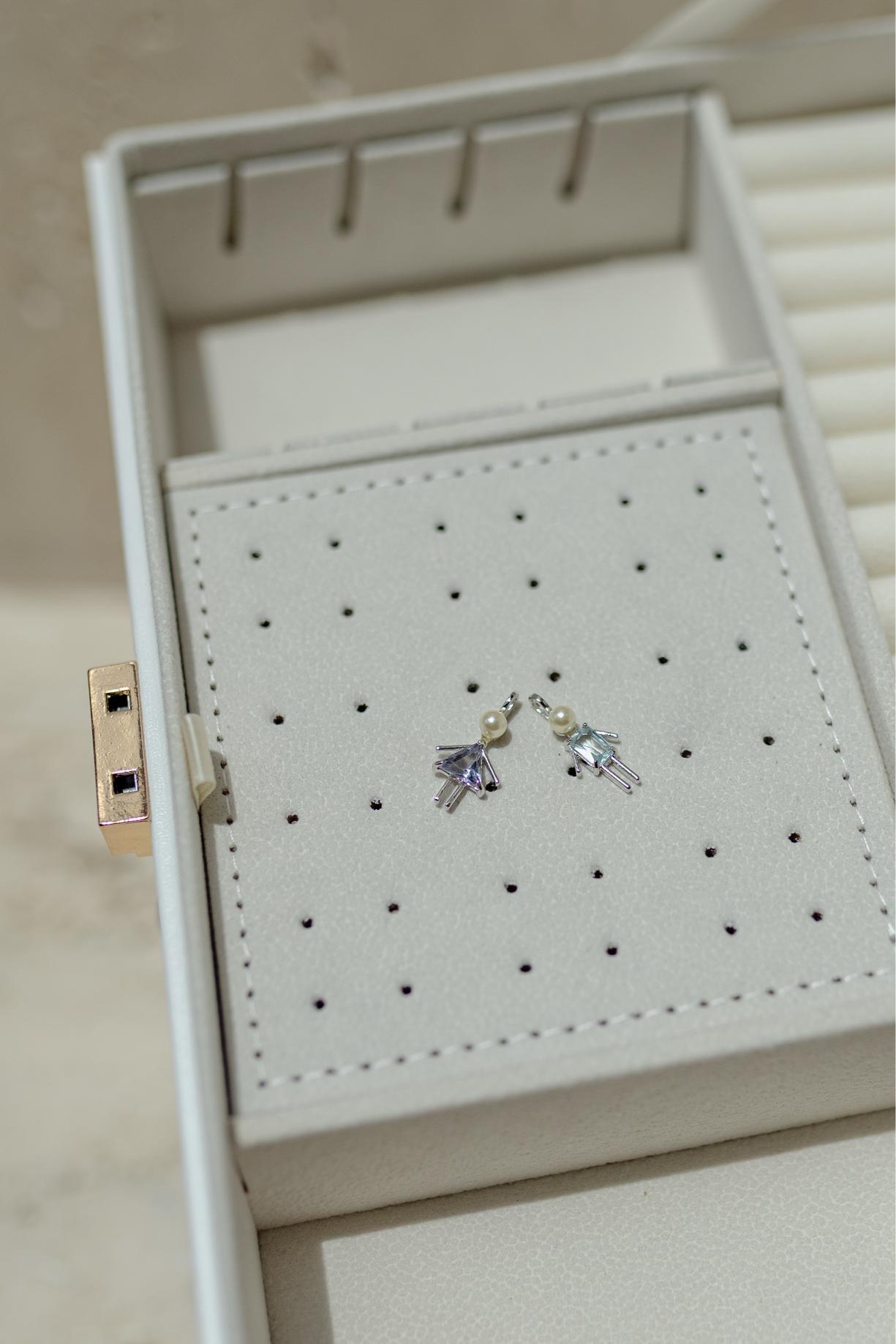 Colar Filhos com Pérolas Ródio Branco