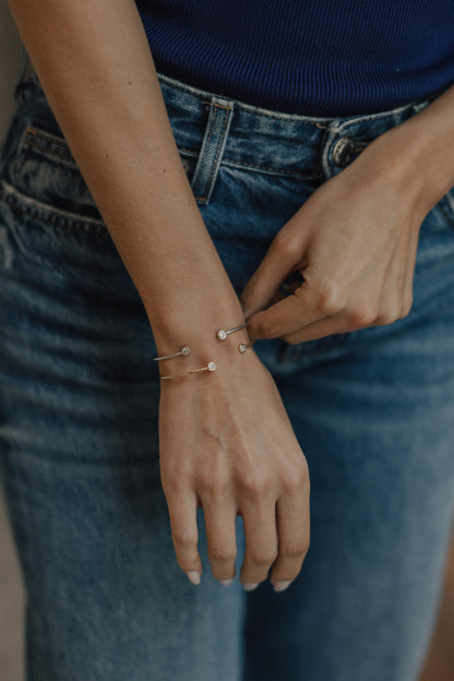 Bracelete Slim Ponto de Luz Dourado