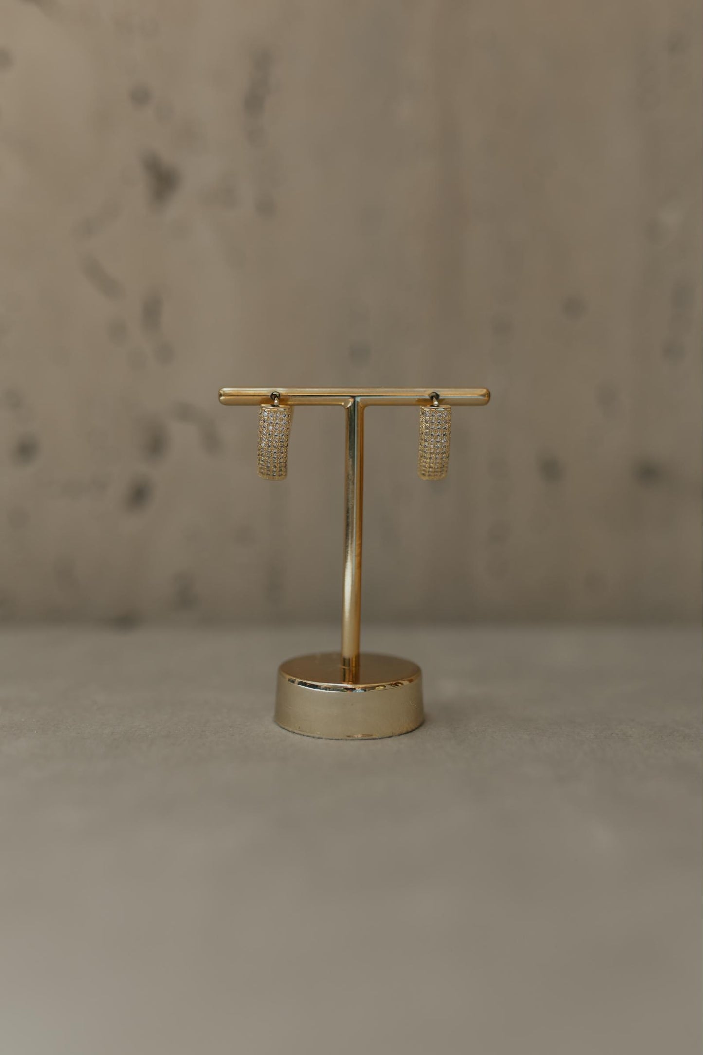 Brinco Argola V Cravejada Dourado